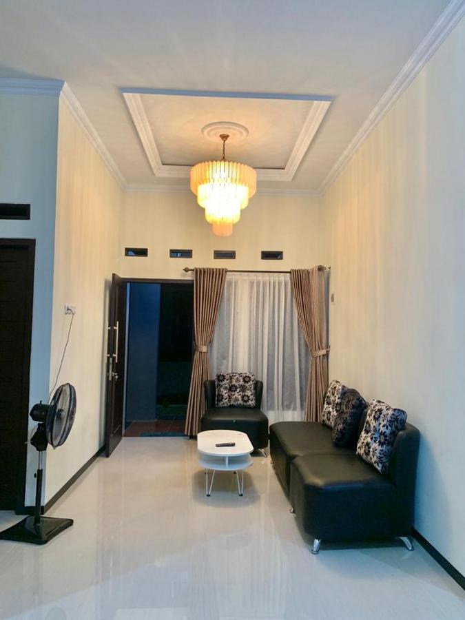 Guest House / Homestay Bukit Mutiara Residence Ngingas Экстерьер фото